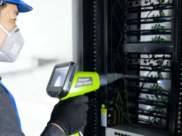 带电清洗的基本原理是什么？解析绝缘、溶解、挥发核心过程